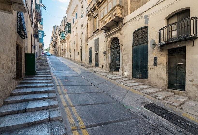 پانسیون Valletta Kampnar City Living