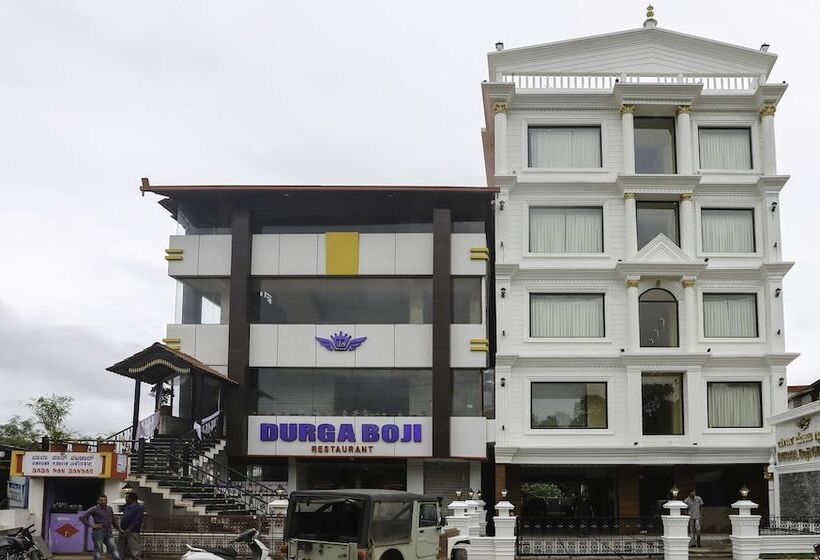 Hotel Treebo Durga Boji Grand, Gonikoppal Town