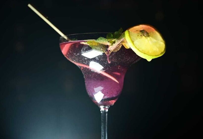 Hotel Treebo Durga Boji Grand, Gonikoppal Town