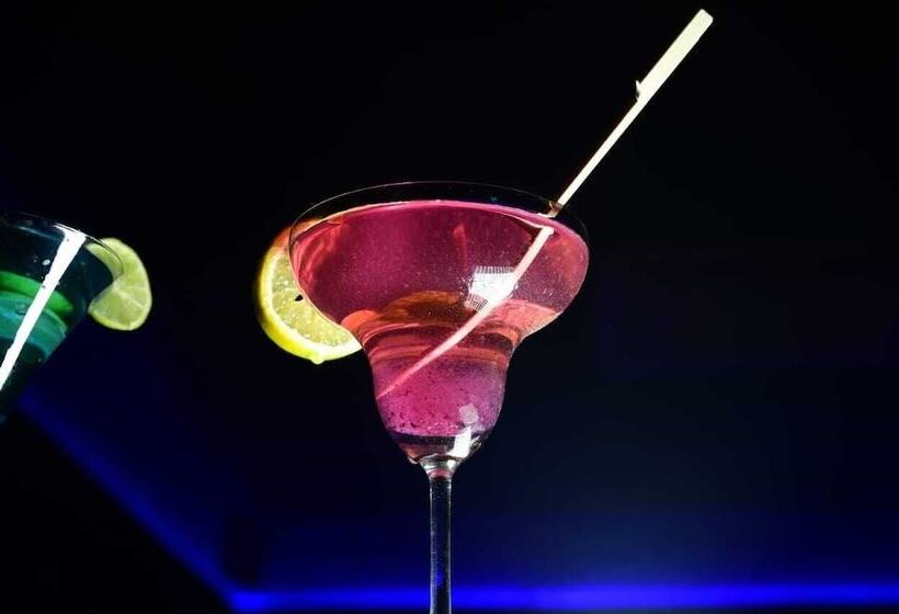 Hotel Treebo Durga Boji Grand, Gonikoppal Town