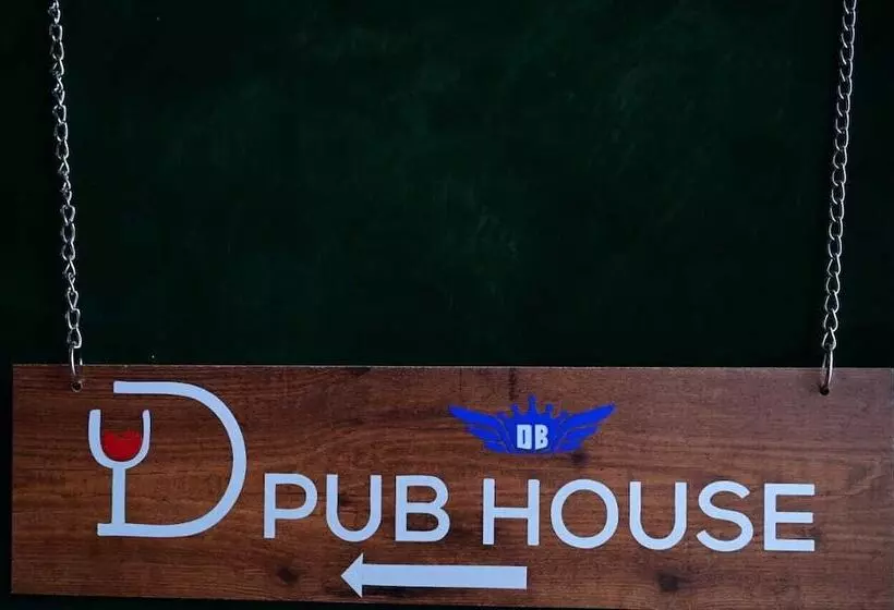 Hotelli Treebo Durga Boji Grand, Gonikoppal Town