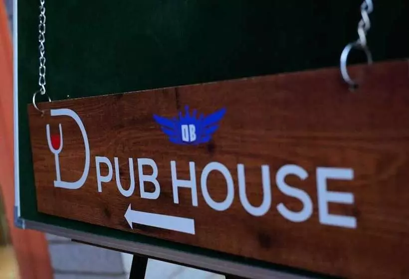 Hotelli Treebo Durga Boji Grand, Gonikoppal Town