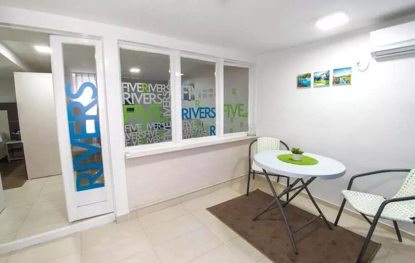 پانسیون Five Rivers Rooms