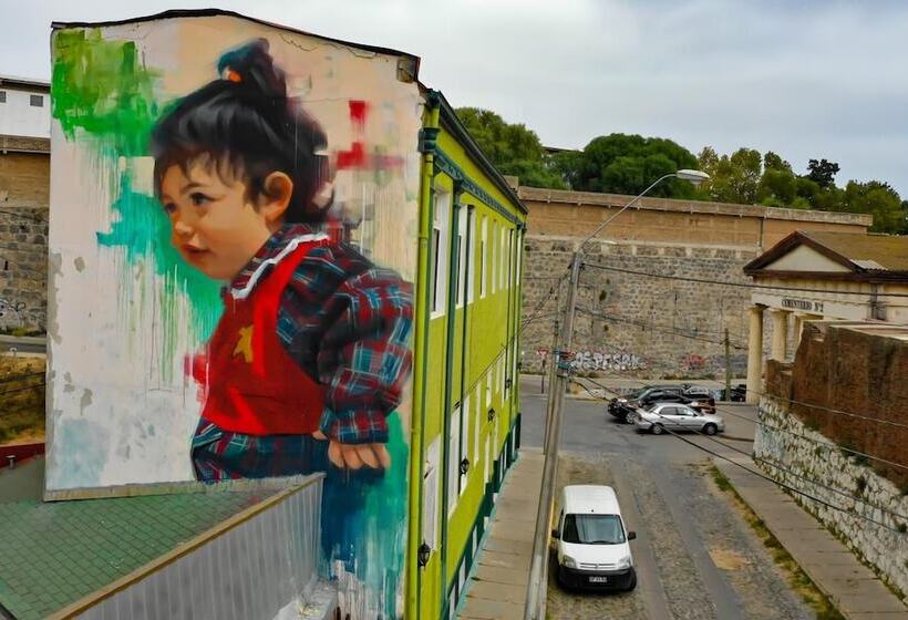 پانسیون Hostal Dinamarca