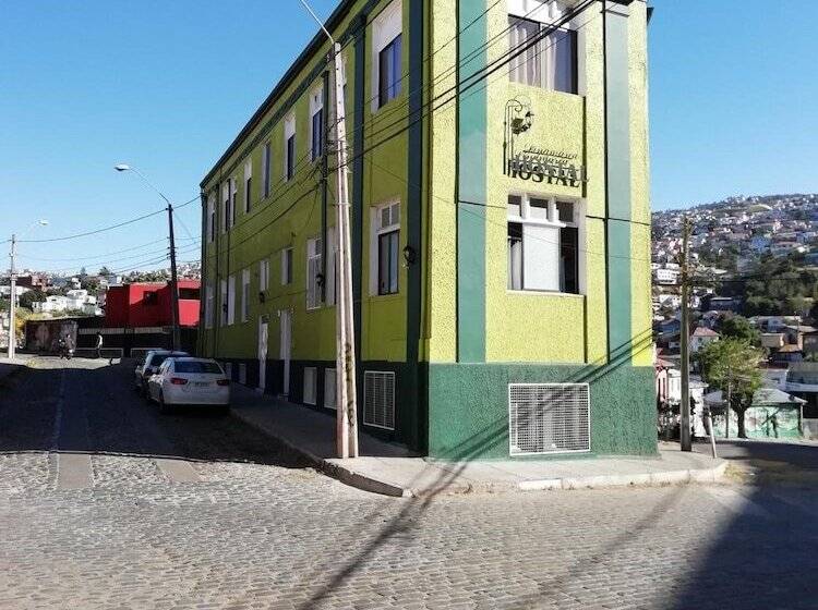 پانسیون Hostal Dinamarca