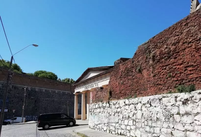 پانسیون Hostal Dinamarca