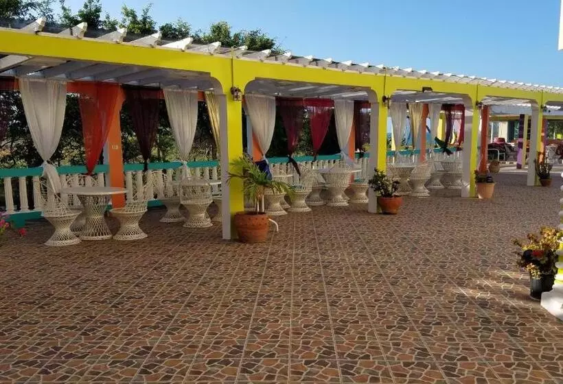 پانسیون Taino Cove