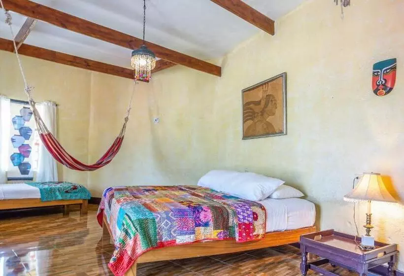 پانسیون Taino Cove