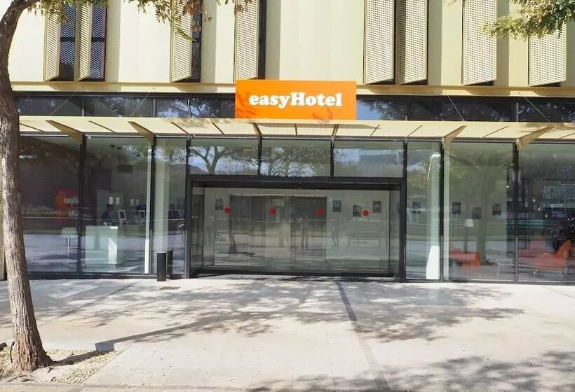Easyhotel Barcelona Fira