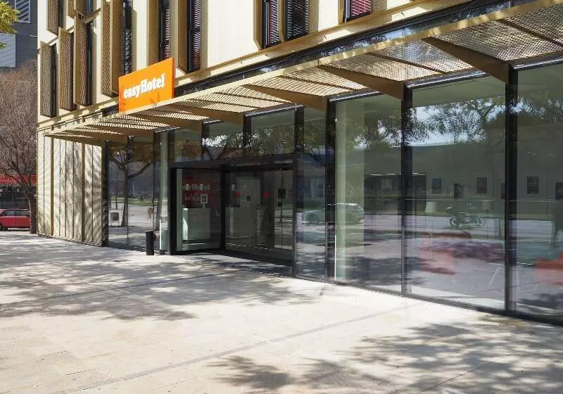 Easyhotel Barcelona Fira
