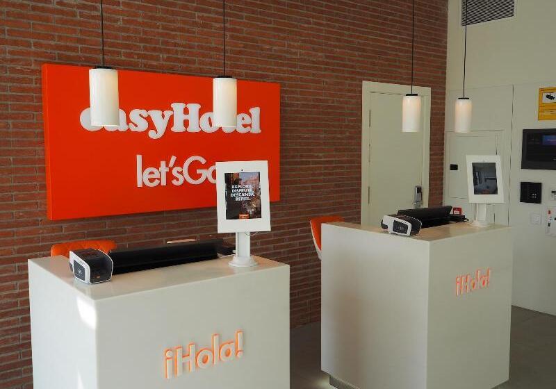 Easyhotel Barcelona Fira