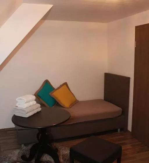 Retkeilymaja Gästehaus Chaplin