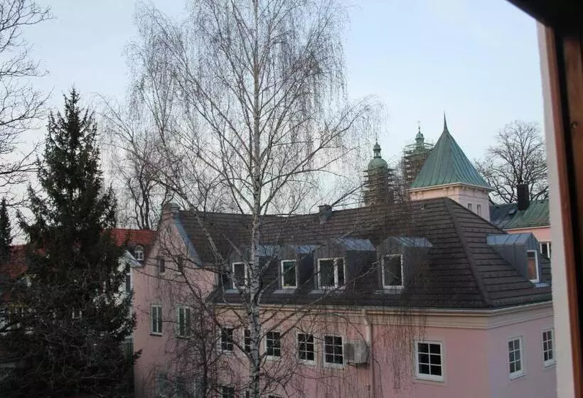 Retkeilymaja Gästehaus Chaplin