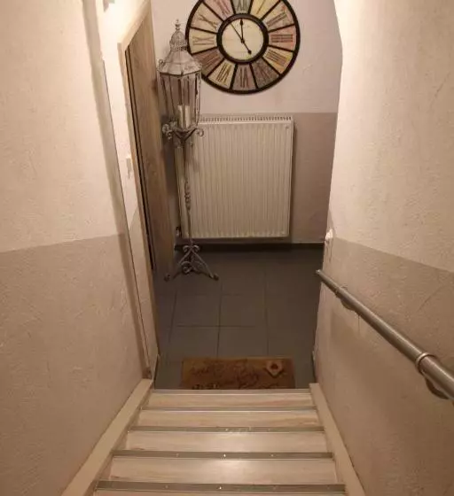 Retkeilymaja Gästehaus Chaplin