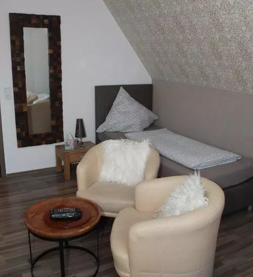 Retkeilymaja Gästehaus Chaplin