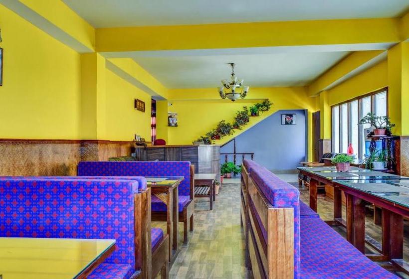 בית מלון כפרי Treebo Trip Pine Crest