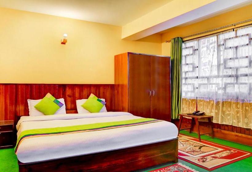 בית מלון כפרי Treebo Trip Pine Crest