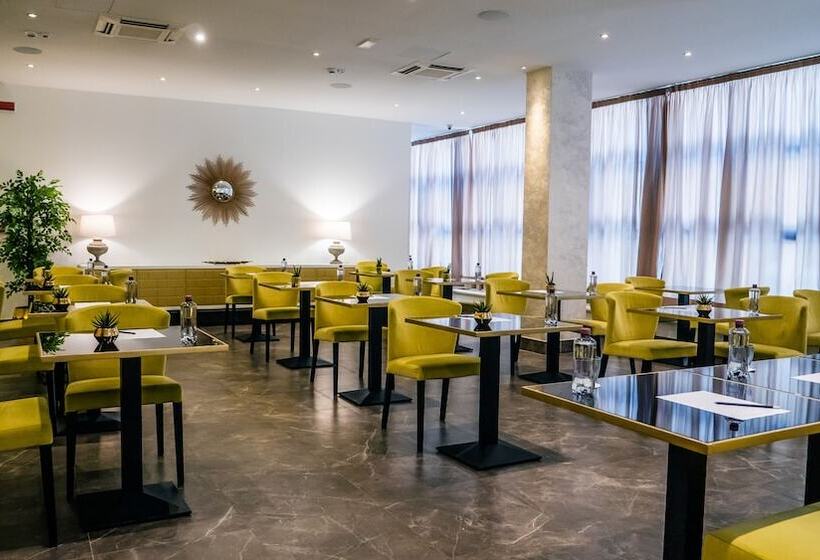 هتل Up Wellness & Spa