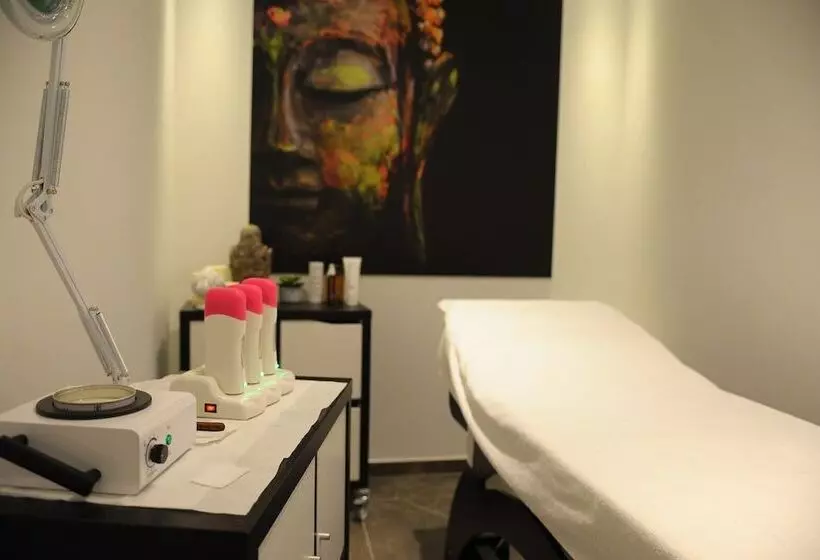 هتل Up Wellness & Spa