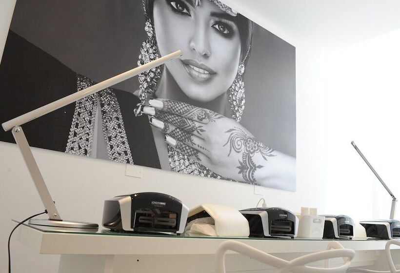 هتل Up Wellness & Spa