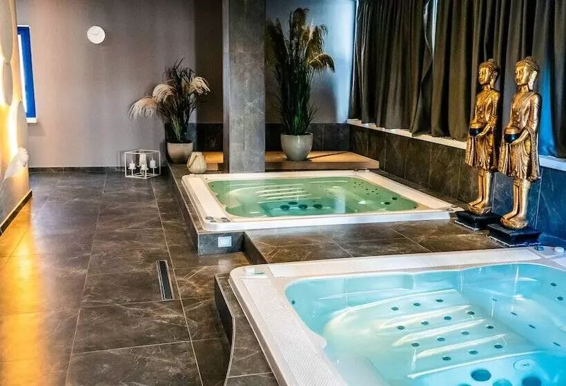 هتل Up Wellness & Spa