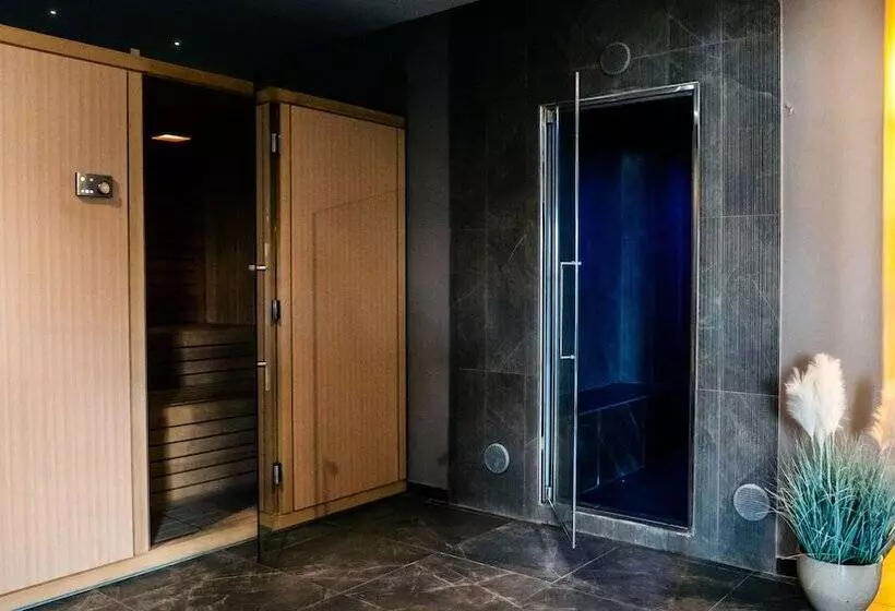 هتل Up Wellness & Spa