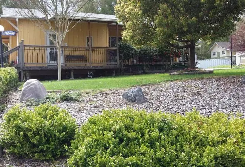 مُتل Redwood Inn Willits