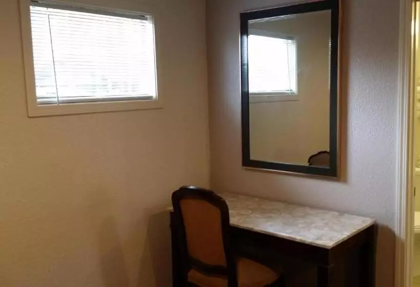 مُتل Redwood Inn Willits