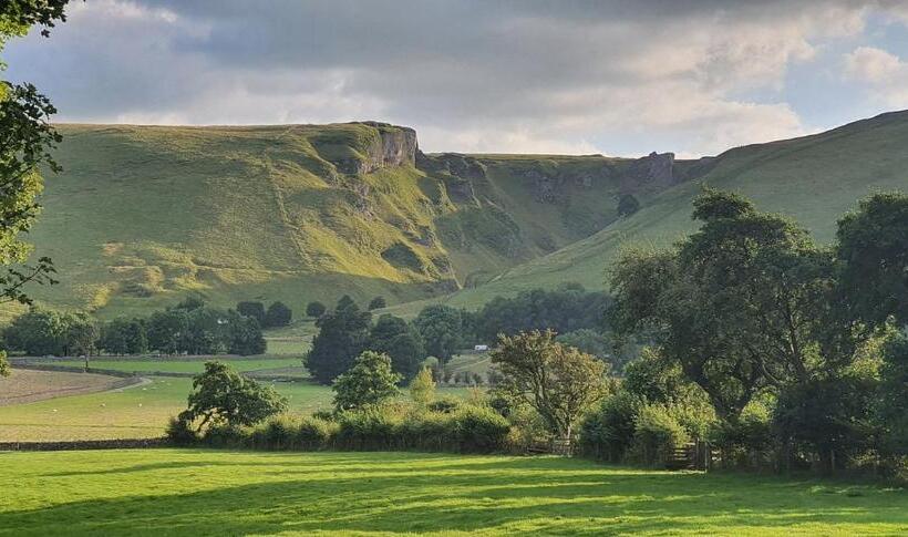 Dunscar Farm Bed & Breakfast