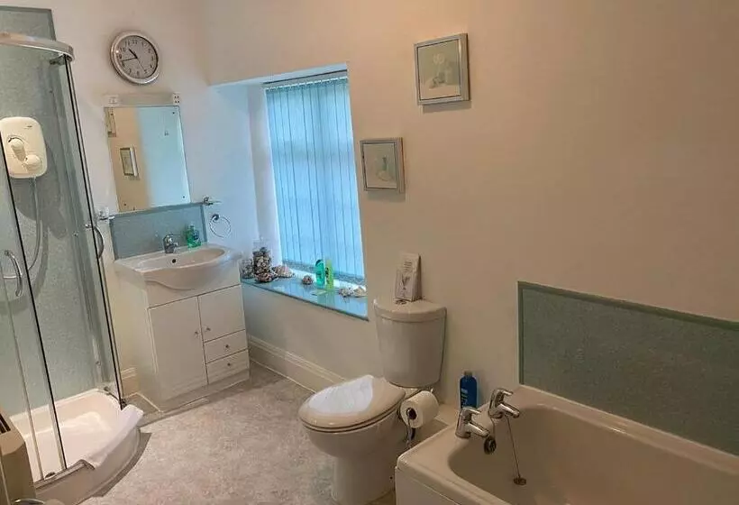 Dunscar Farm Bed & Breakfast