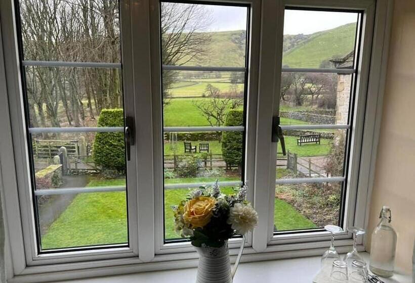 Dunscar Farm Bed & Breakfast