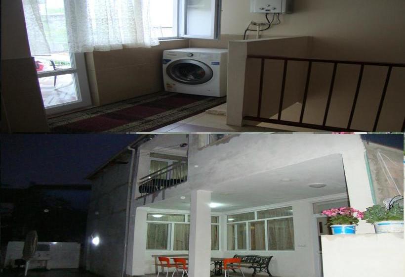 پانسیون Hostel Gomani