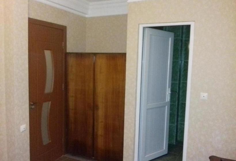 پانسیون Hostel Gomani