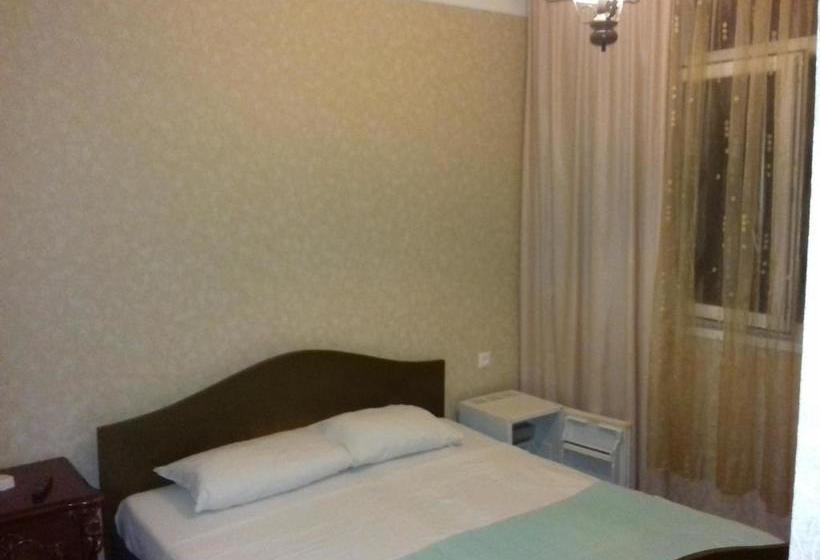 پانسیون Hostel Gomani