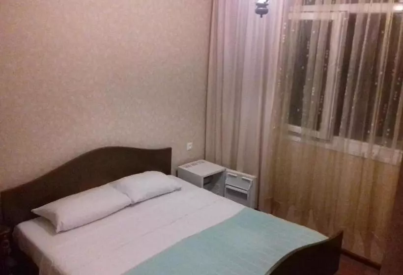 پانسیون Hostel Gomani