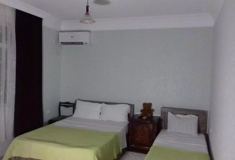 پانسیون Hostel Gomani