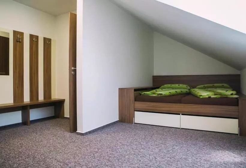 Majatalo Penzion Jaro