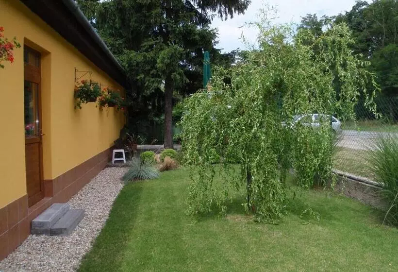 Majatalo Penzion Jaro