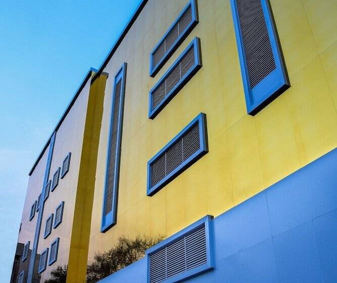 בית מלון כפרי Poppys Tower Tiruppur