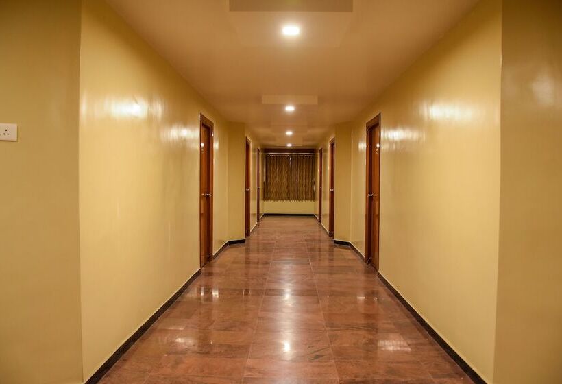 בית מלון כפרי Poppys Tower Tiruppur