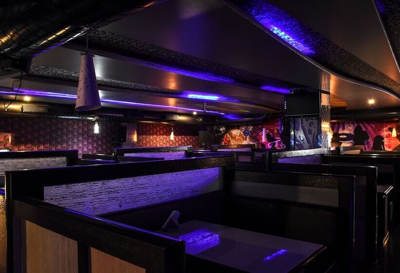 בית מלון כפרי Poppys Tower Tiruppur