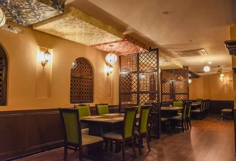 Hotelli Poppys Tower Tiruppur