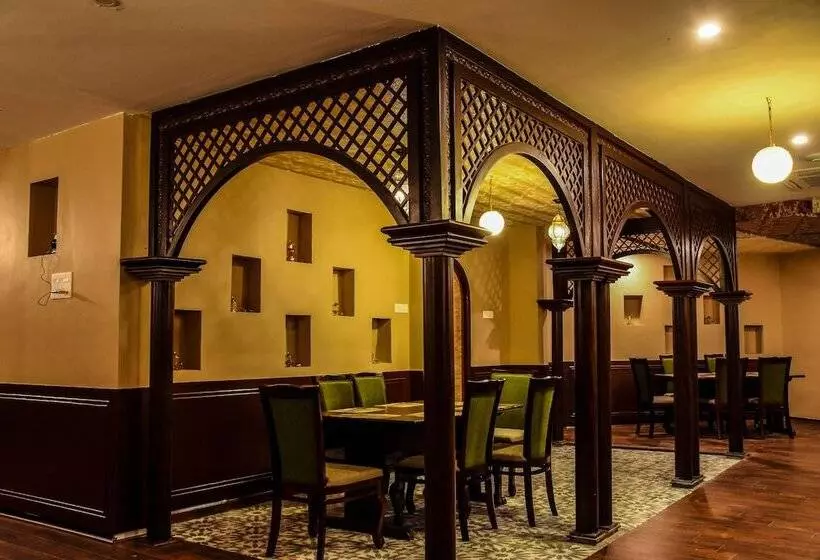 Hotelli Poppys Tower Tiruppur