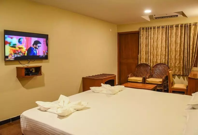 Hotelli Poppys Tower Tiruppur