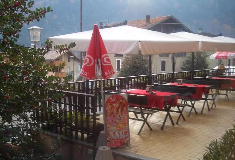 Hotelli Albergo La Valle