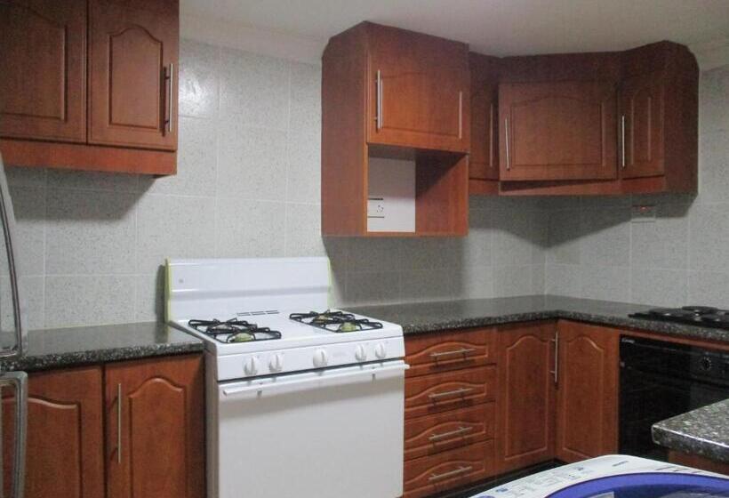 هتل Avon Apartments