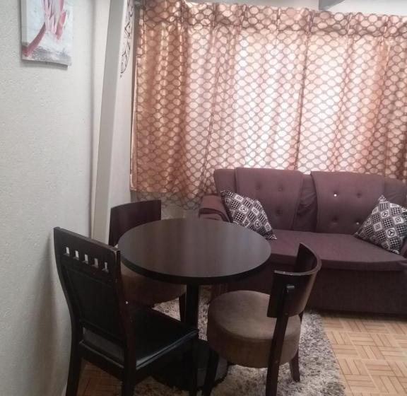 هتل Avon Apartments