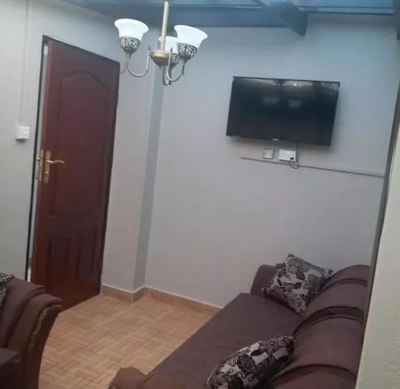 هتل Avon Apartments