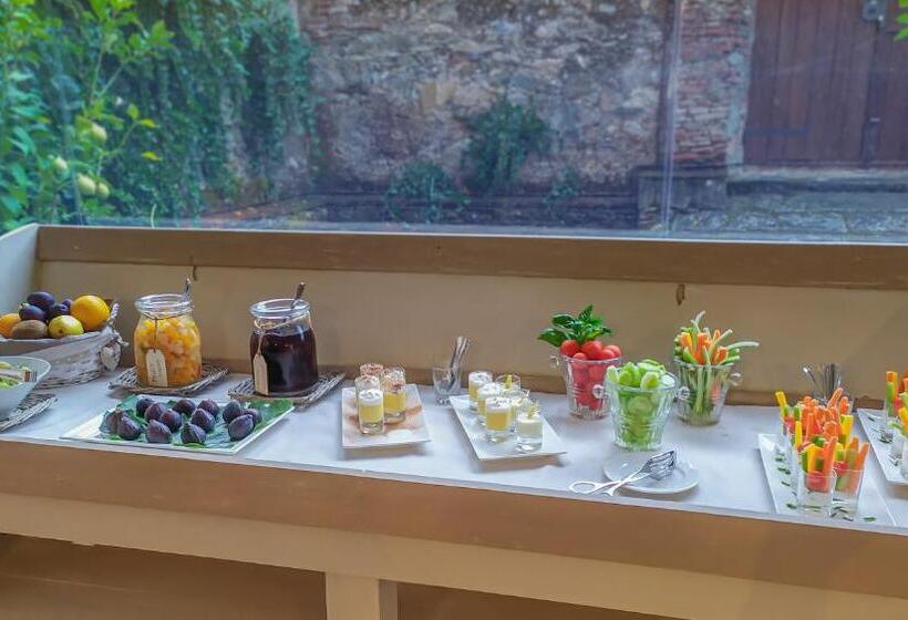 هتل Relais Corte Rodeschi