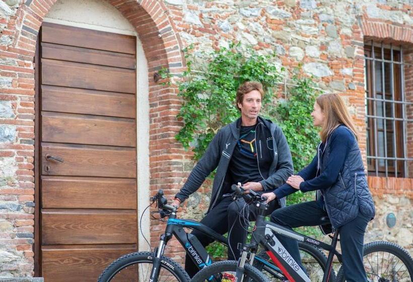 هتل Relais Corte Rodeschi